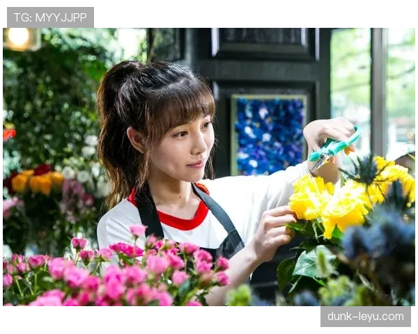施洋那个夏天居然没一个夜店照，带娃还是主角？